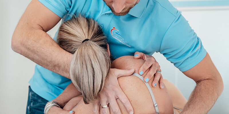 scoliose en kyfose Fysiotherapeut helpt met scoliose en kyfose, Rembrandt Fysiotherapie & Revalidatie