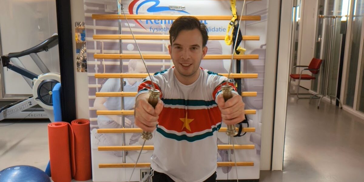 Te veel sporten Een therapeut die intensief traint, met de nadruk op de gevaren van te veel sporten